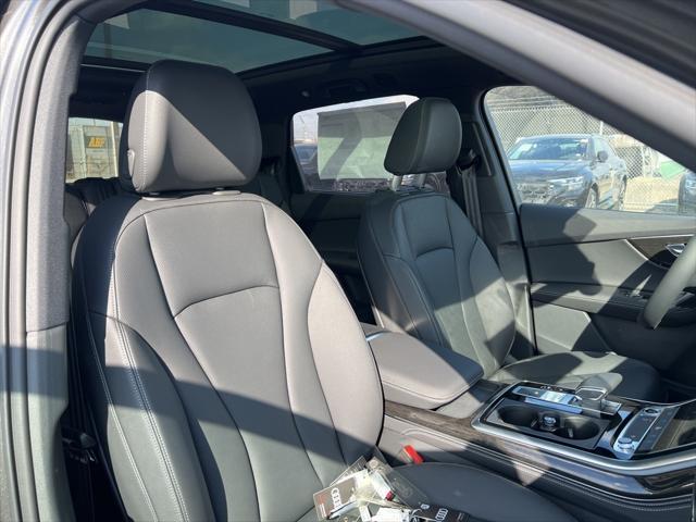 new 2025 Audi Q7 car, priced at $77,750