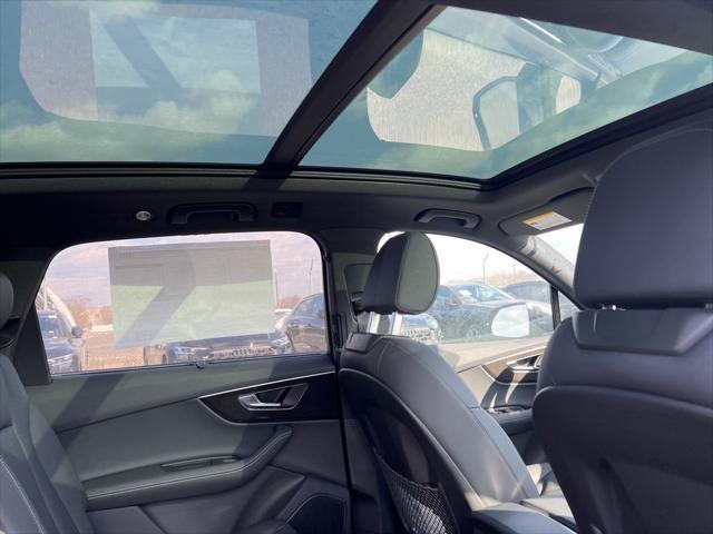 new 2025 Audi Q7 car, priced at $77,750