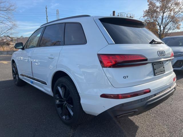 new 2025 Audi Q7 car, priced at $76,100