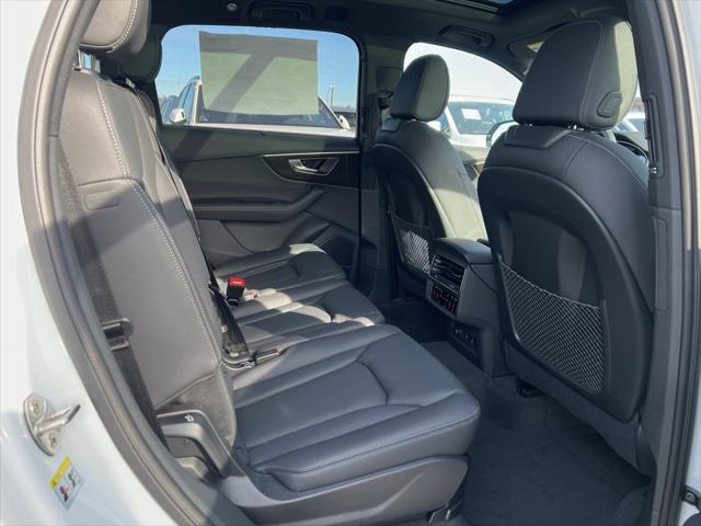new 2025 Audi Q7 car, priced at $77,880
