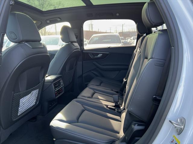 new 2025 Audi Q7 car, priced at $77,880