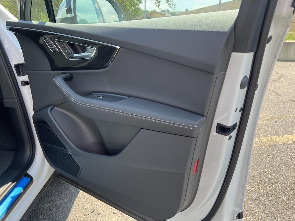 new 2025 Audi Q7 car, priced at $83,880