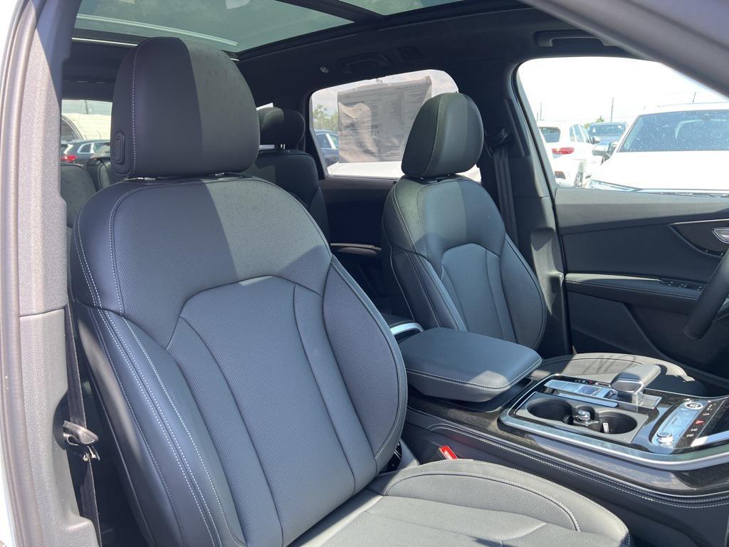 new 2025 Audi Q7 car, priced at $83,880