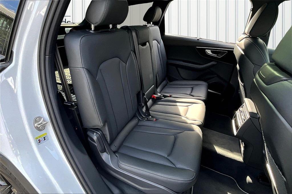 new 2025 Audi Q7 car, priced at $83,880