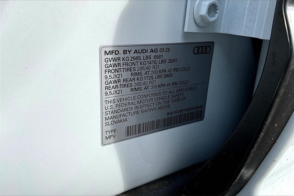 new 2025 Audi Q7 car, priced at $83,880