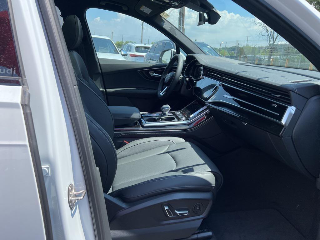 new 2025 Audi Q7 car, priced at $83,880