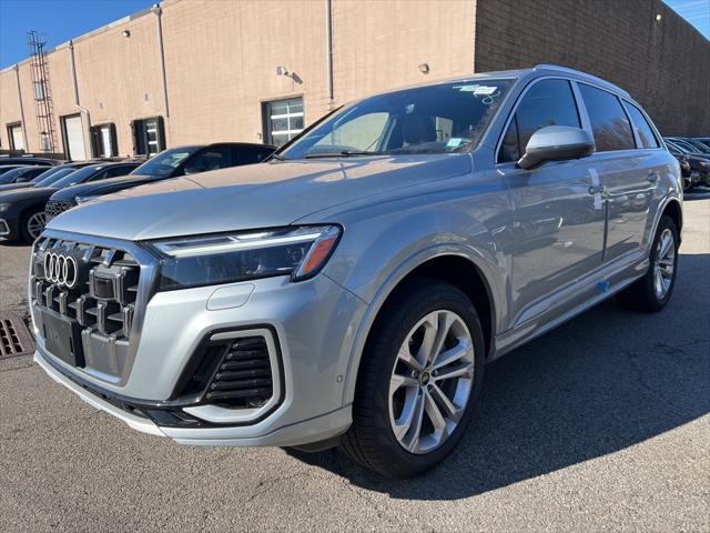 new 2025 Audi Q7 car, priced at $66,560