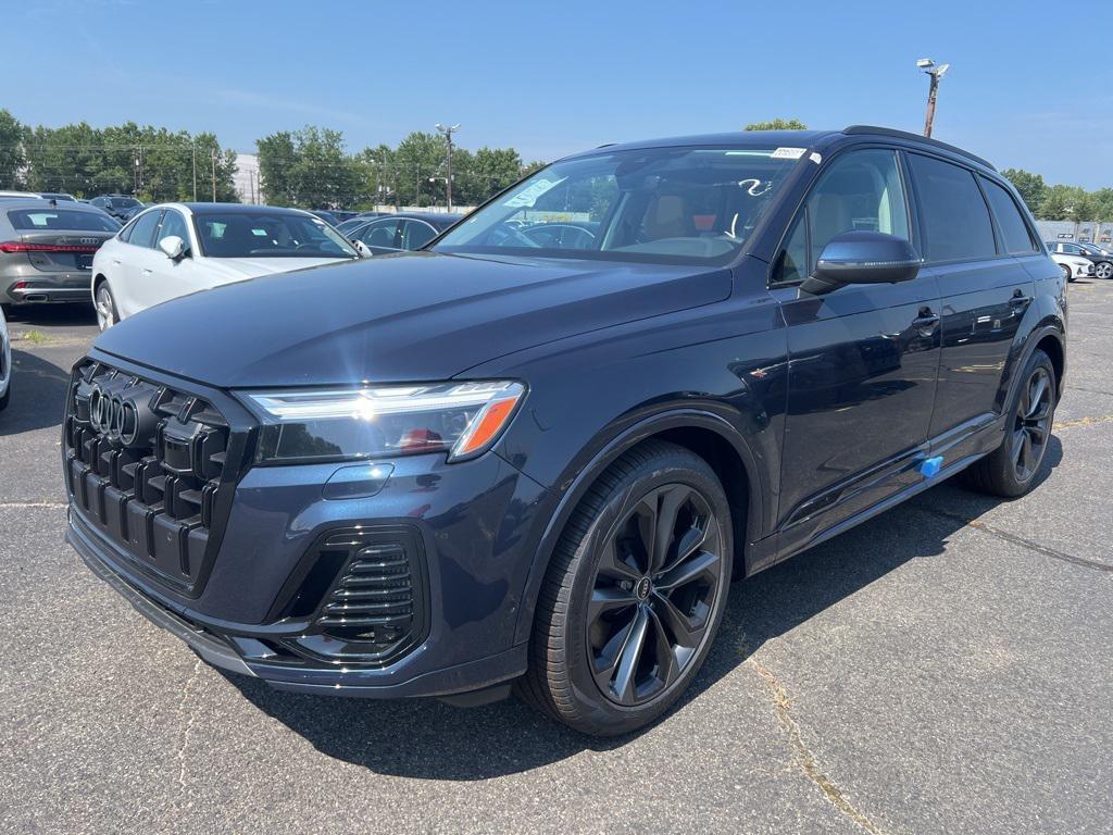 new 2025 Audi Q7 car, priced at $77,580