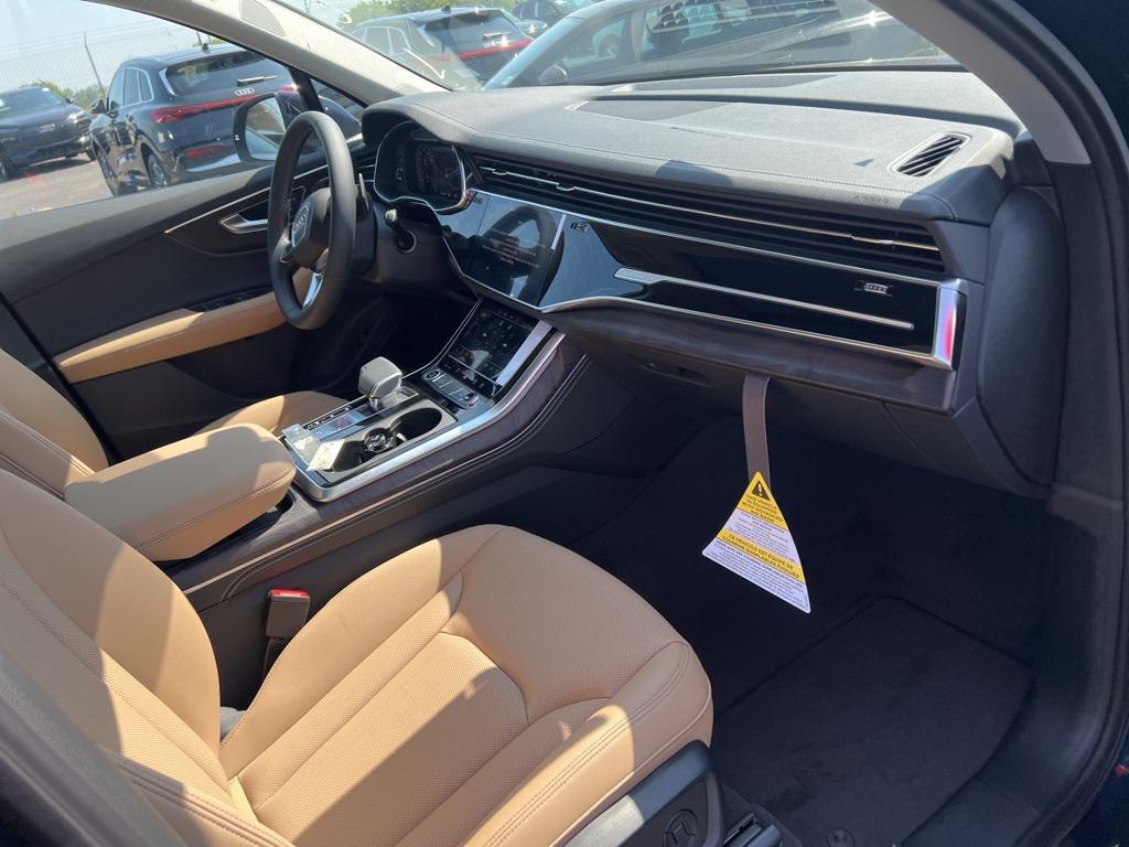 new 2025 Audi Q7 car, priced at $77,580