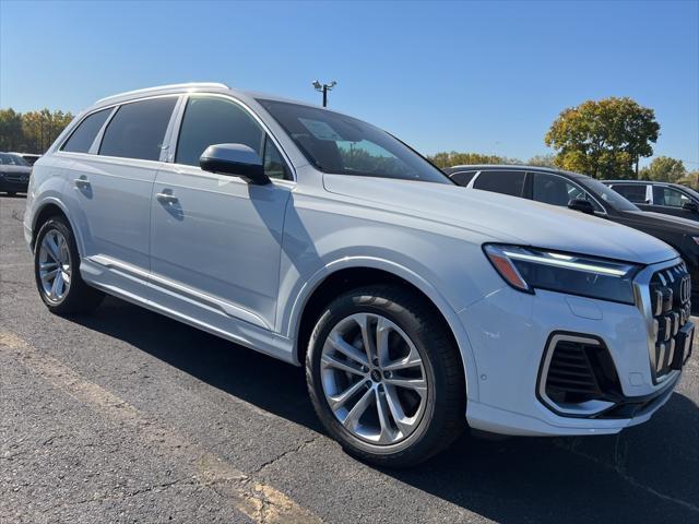 new 2025 Audi Q7 car, priced at $71,930