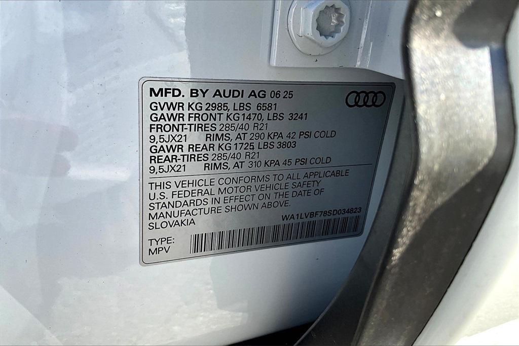 new 2025 Audi Q7 car, priced at $76,480