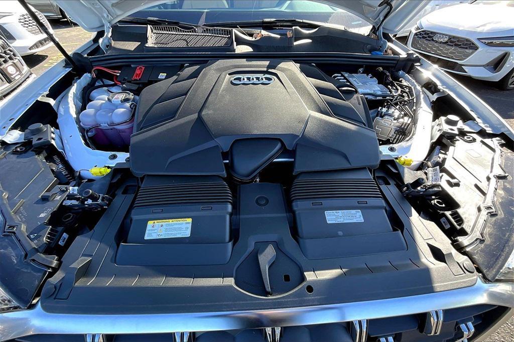 new 2025 Audi Q7 car, priced at $76,480