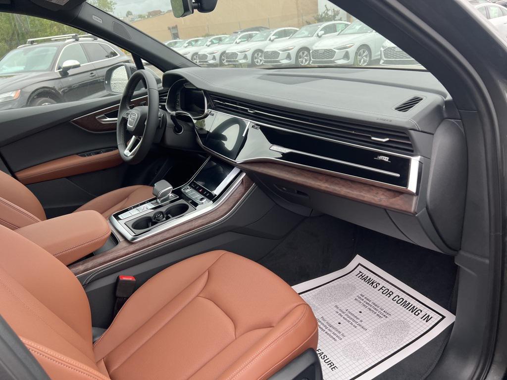 new 2025 Audi Q7 car, priced at $76,335