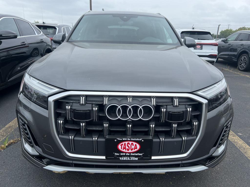 new 2025 Audi Q7 car, priced at $76,335