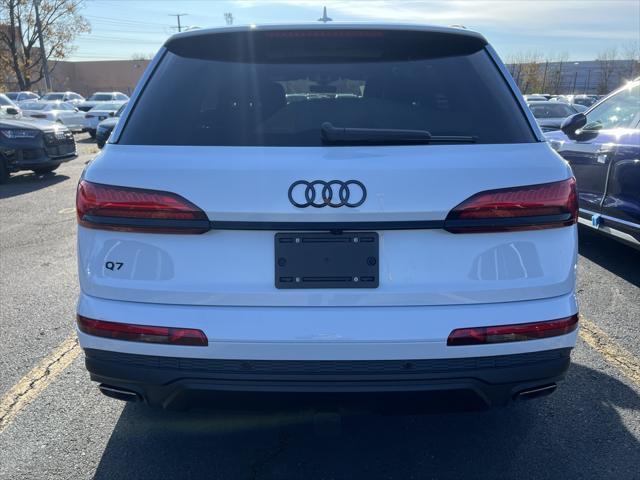 new 2025 Audi Q7 car, priced at $75,805