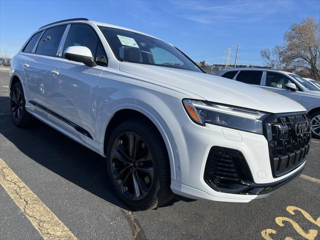 new 2025 Audi Q7 car, priced at $75,805