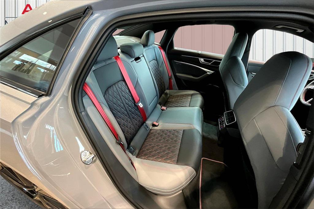 new 2025 Audi S6 car, priced at $95,960