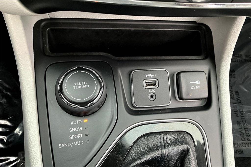 used 2021 Jeep Cherokee car, priced at $21,606