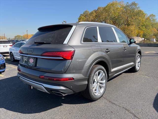 new 2025 Audi Q7 car, priced at $75,930