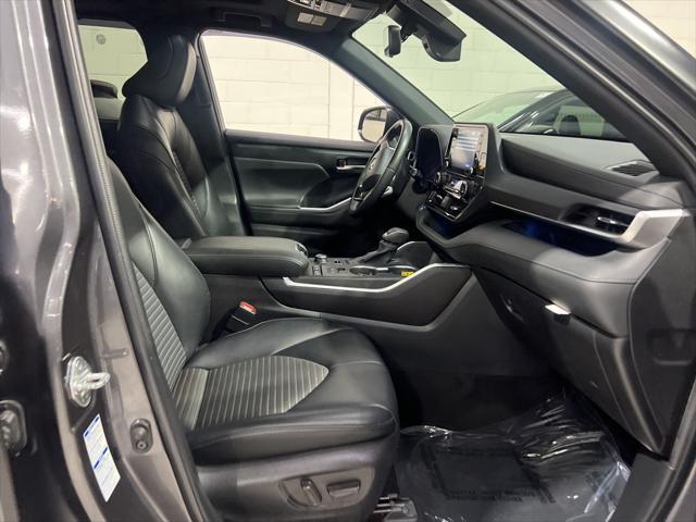 used 2022 Toyota Highlander car, priced at $40,988