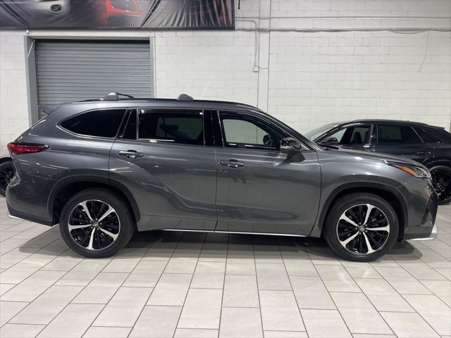 used 2022 Toyota Highlander car, priced at $40,988