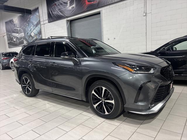 used 2022 Toyota Highlander car, priced at $40,988