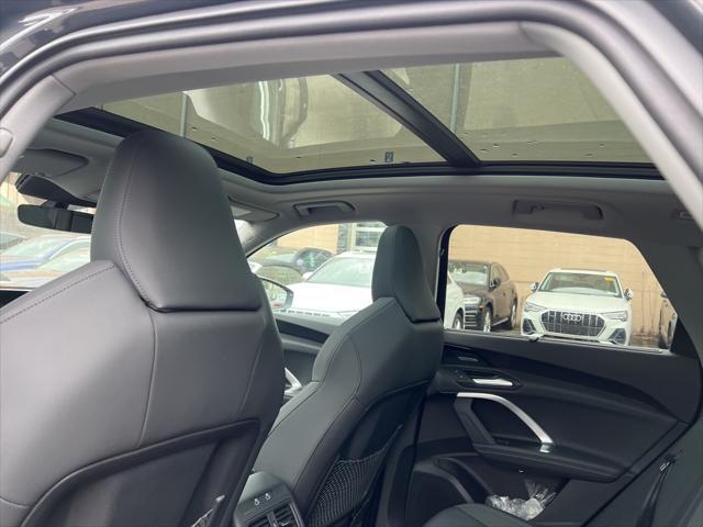 new 2025 Audi Q5 car, priced at $61,105
