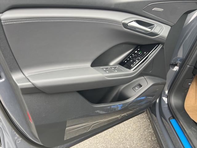 new 2025 Audi Q6 e-tron car, priced at $74,920