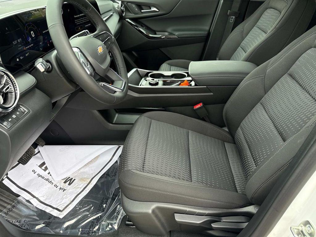 new 2026 Chevrolet Equinox car, priced at $30,995