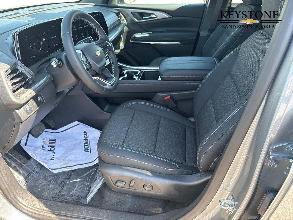 new 2026 Chevrolet Traverse car, priced at $41,695