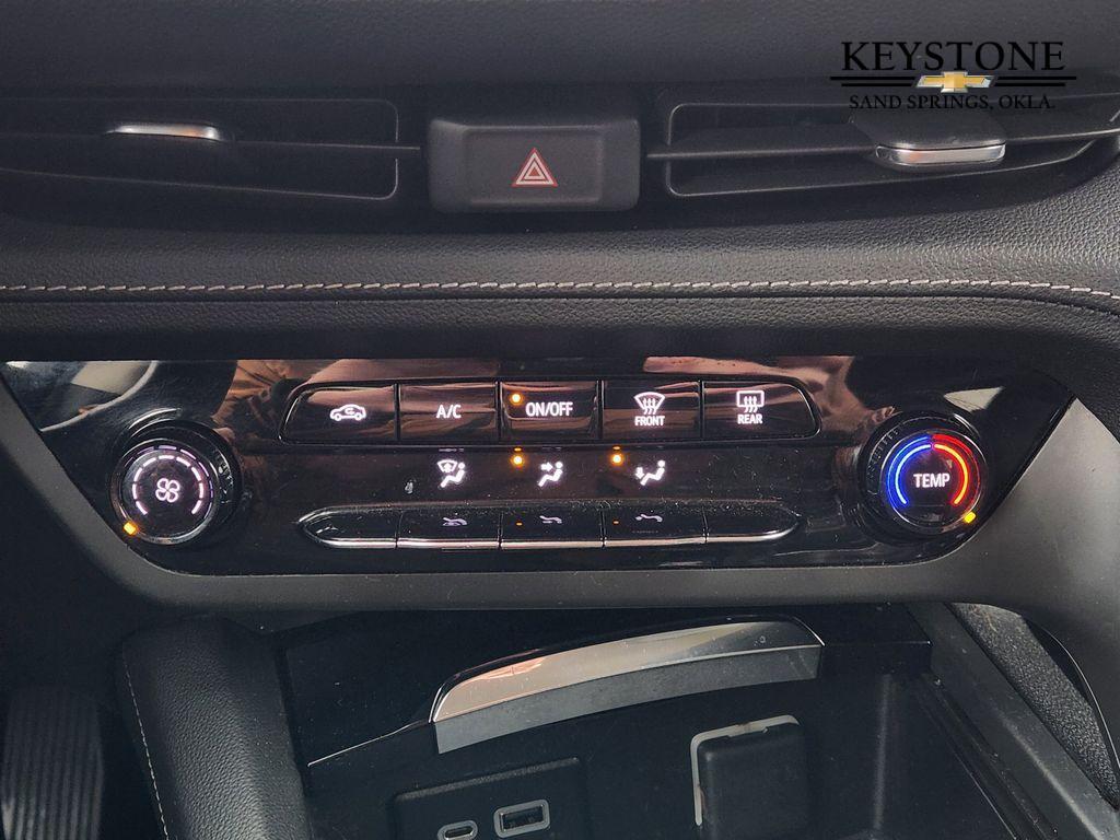 used 2023 Buick Envision car, priced at $23,000