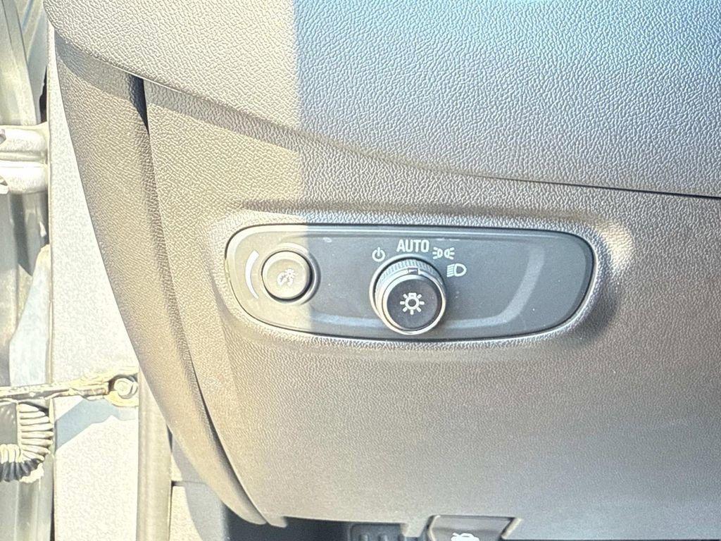 used 2024 Chevrolet Equinox car, priced at $24,956