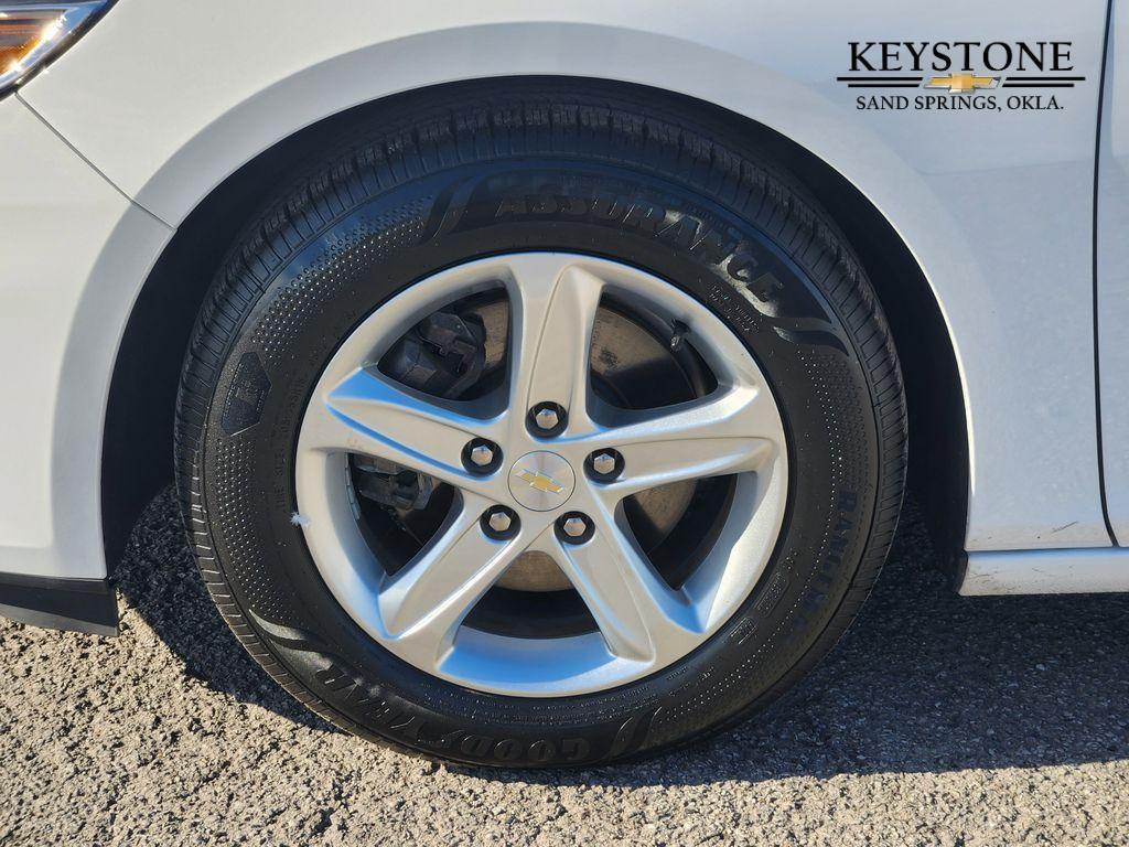 used 2022 Chevrolet Malibu car, priced at $19,115