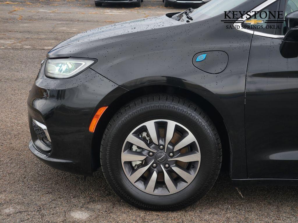 used 2022 Chrysler Pacifica Hybrid car, priced at $23,750