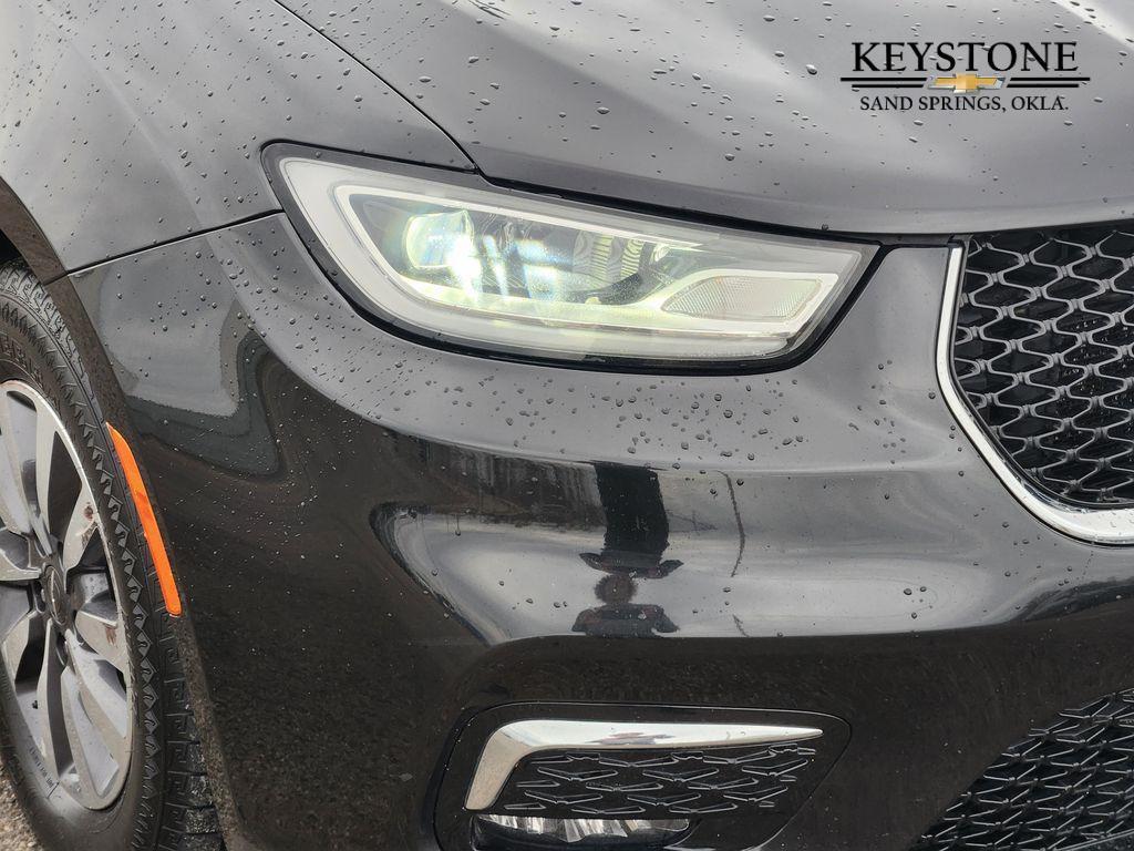 used 2022 Chrysler Pacifica Hybrid car, priced at $23,750