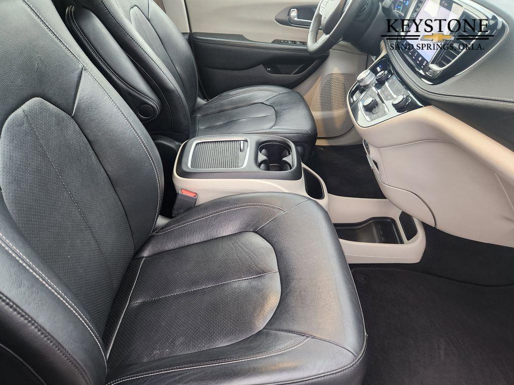 used 2022 Chrysler Pacifica Hybrid car, priced at $23,750