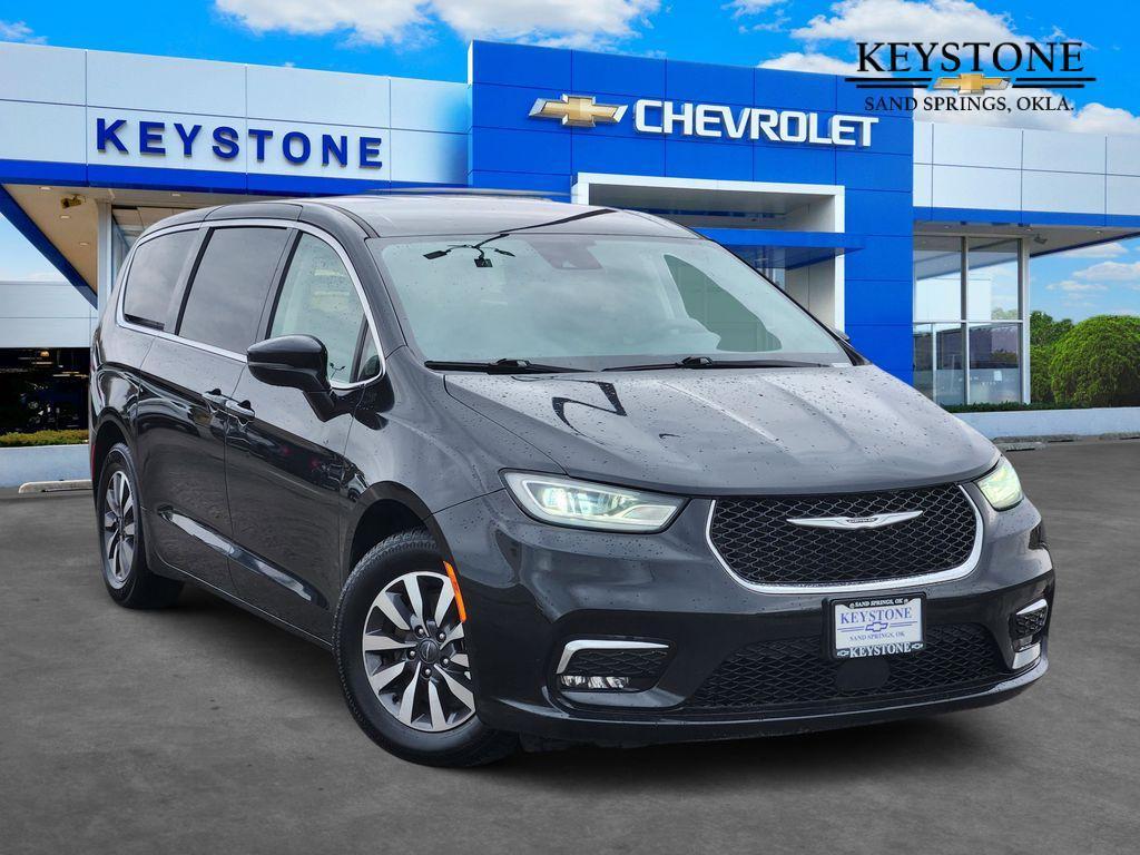 used 2022 Chrysler Pacifica Hybrid car, priced at $23,750