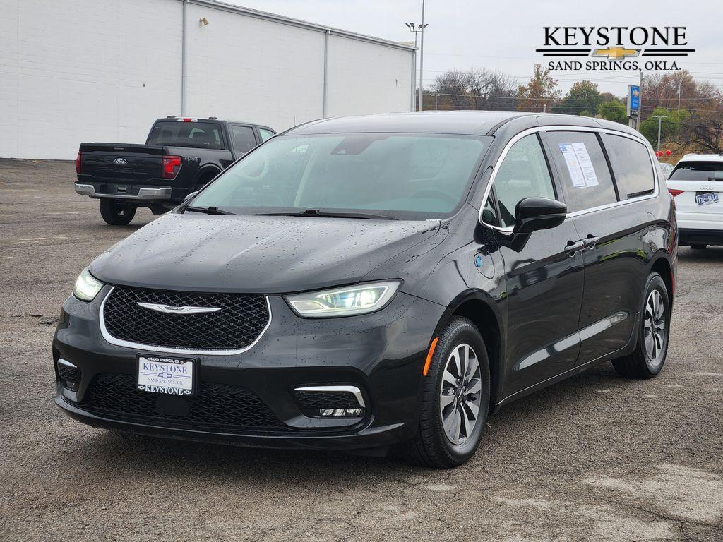 used 2022 Chrysler Pacifica Hybrid car, priced at $23,750