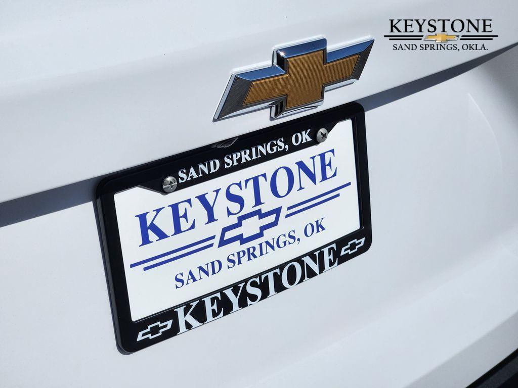 new 2026 Chevrolet Equinox car, priced at $33,060