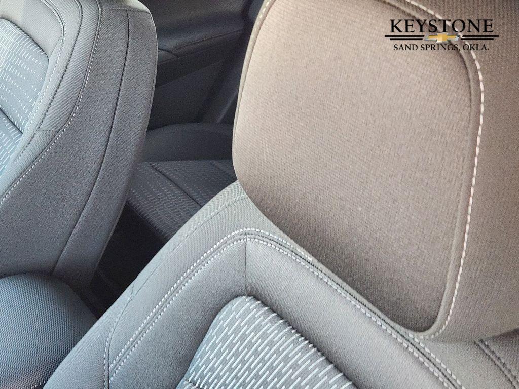 new 2026 Chevrolet Equinox car, priced at $33,060