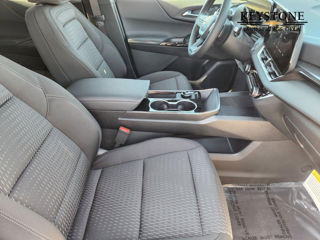 new 2026 Chevrolet Equinox car, priced at $33,060