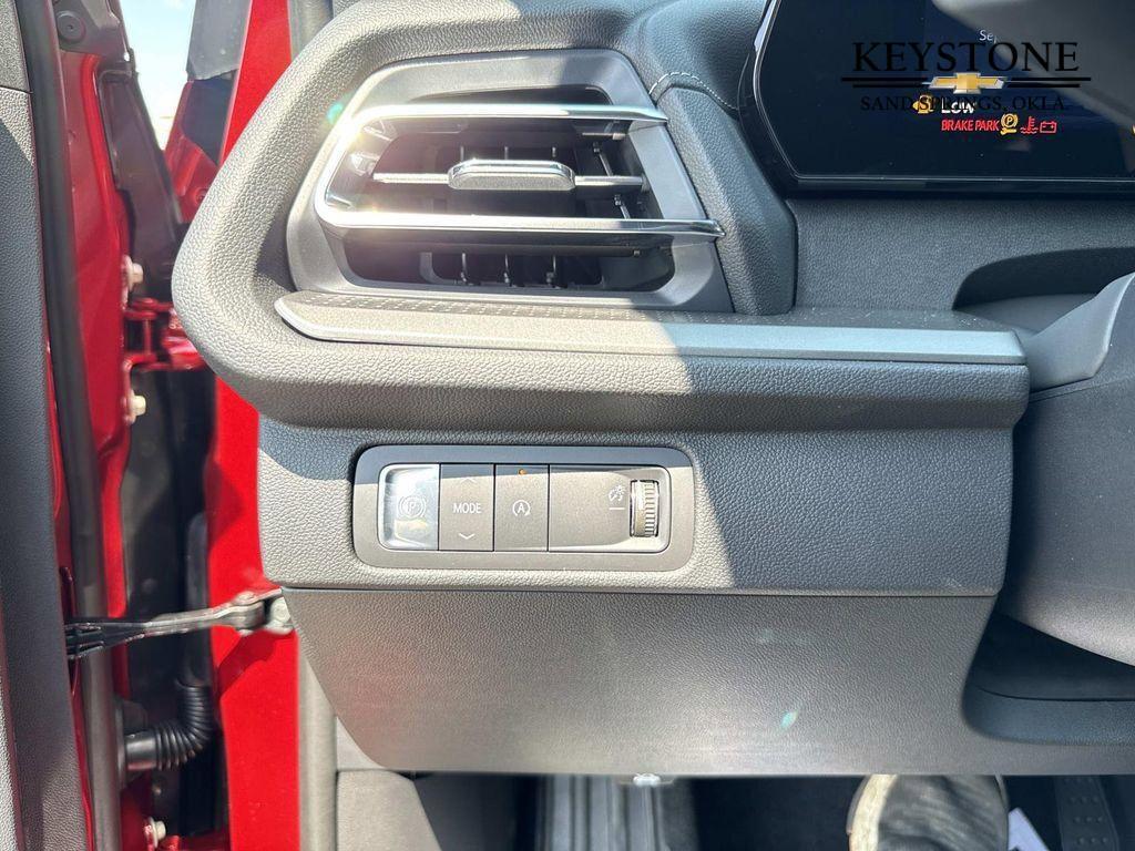 new 2026 Chevrolet Traverse car, priced at $43,190