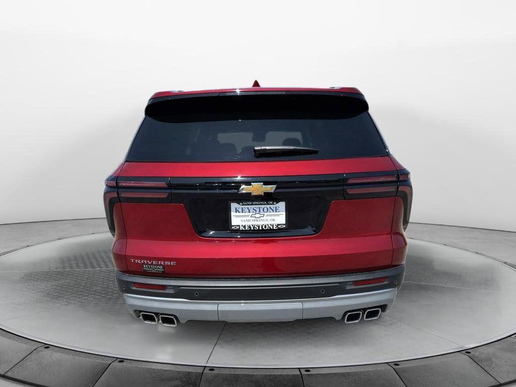 new 2026 Chevrolet Traverse car, priced at $43,190