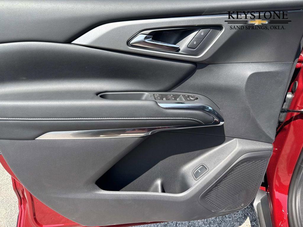 new 2026 Chevrolet Traverse car, priced at $43,190