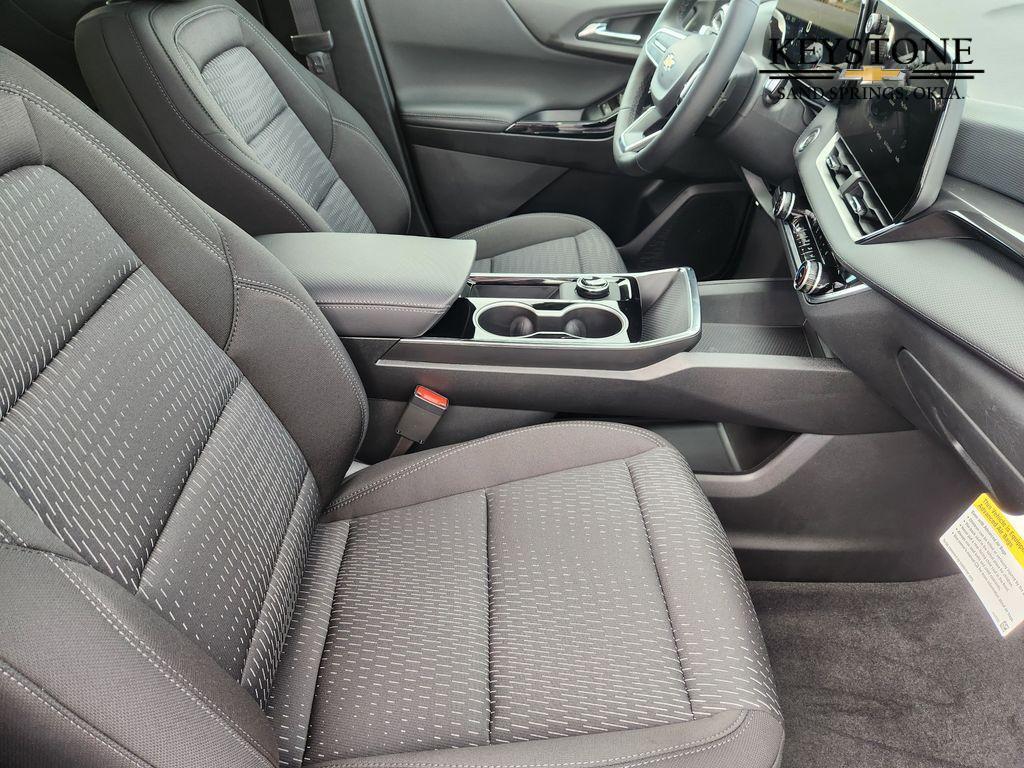 new 2026 Chevrolet Equinox car, priced at $31,995