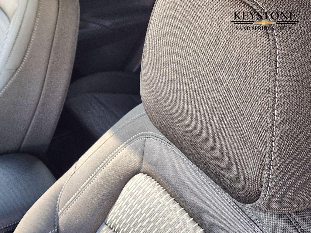 new 2026 Chevrolet Equinox car, priced at $31,995