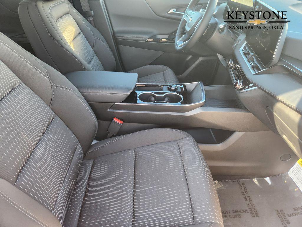 new 2026 Chevrolet Equinox car, priced at $31,995