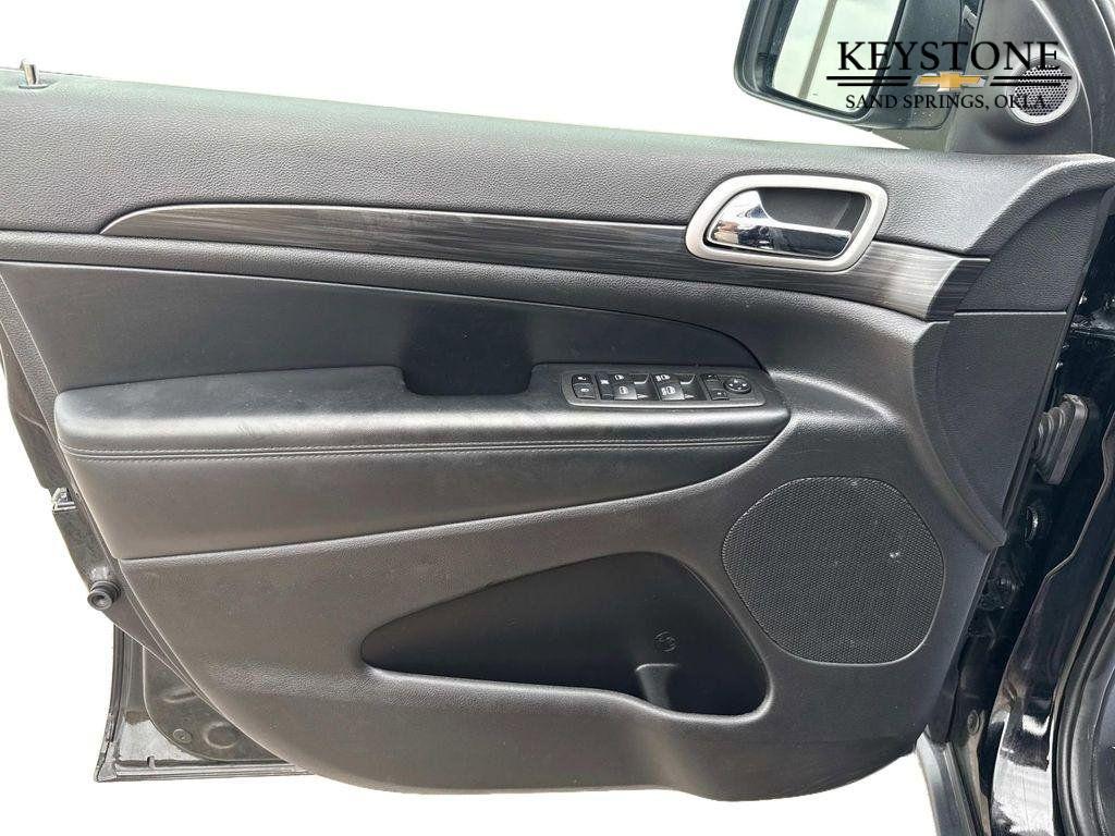 used 2022 Jeep Grand Cherokee car, priced at $23,870