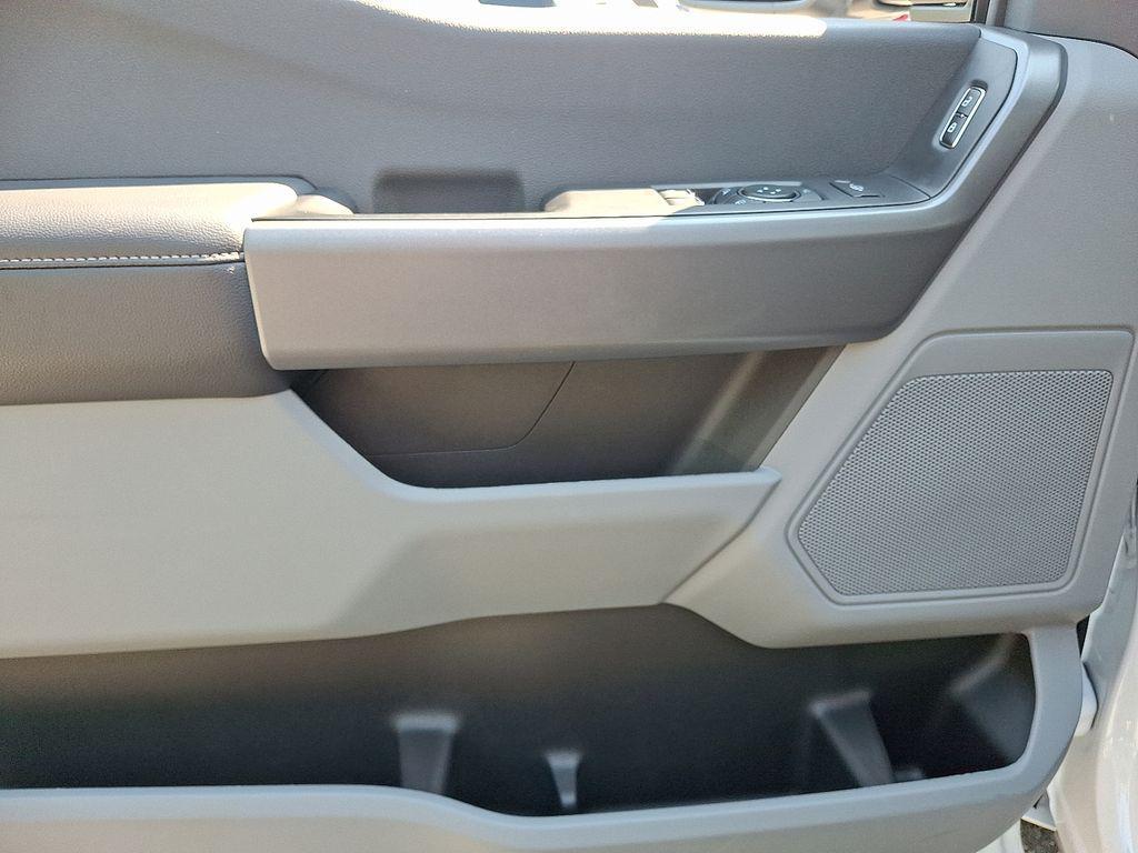 new 2025 Ford F-350 car, priced at $61,500