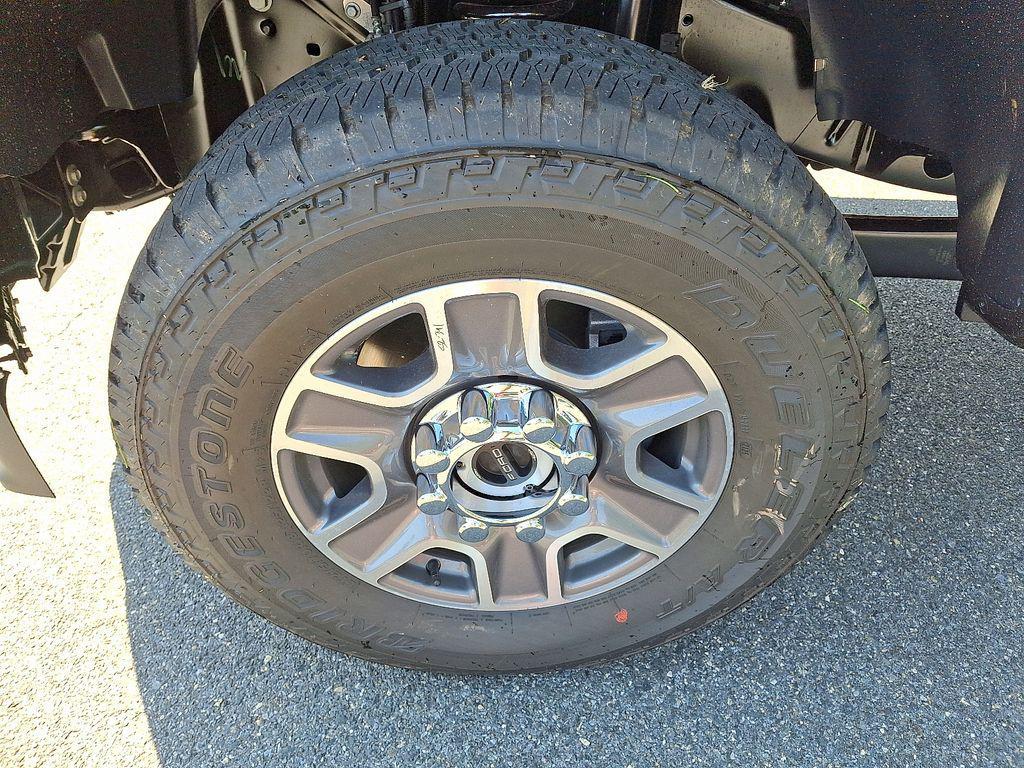 new 2025 Ford F-350 car, priced at $61,500